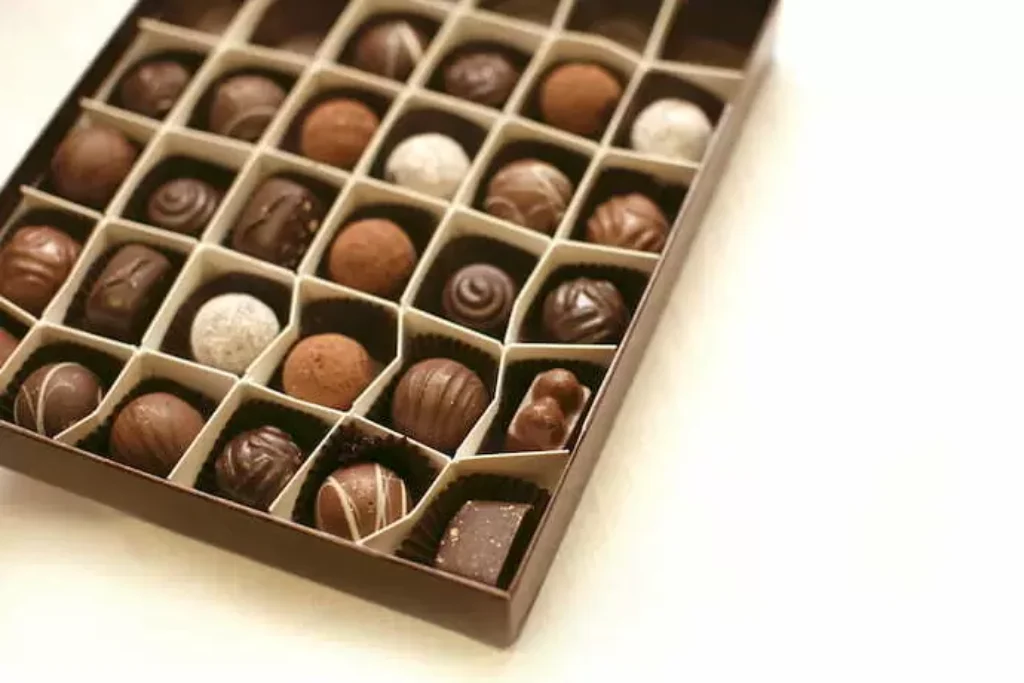 chocolates em uma caixa