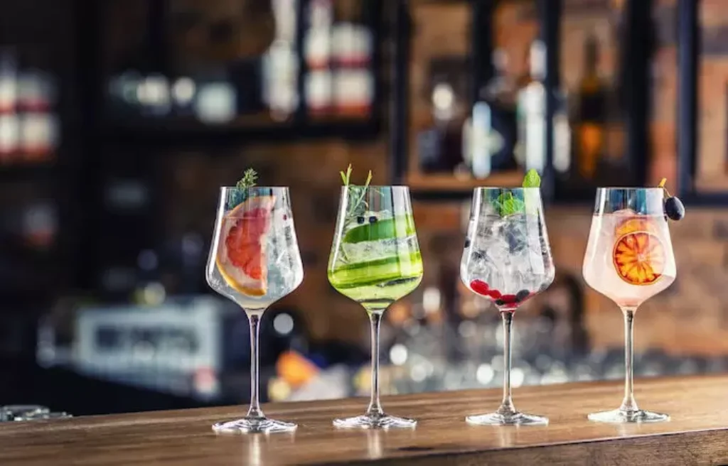 Gin em várias taças